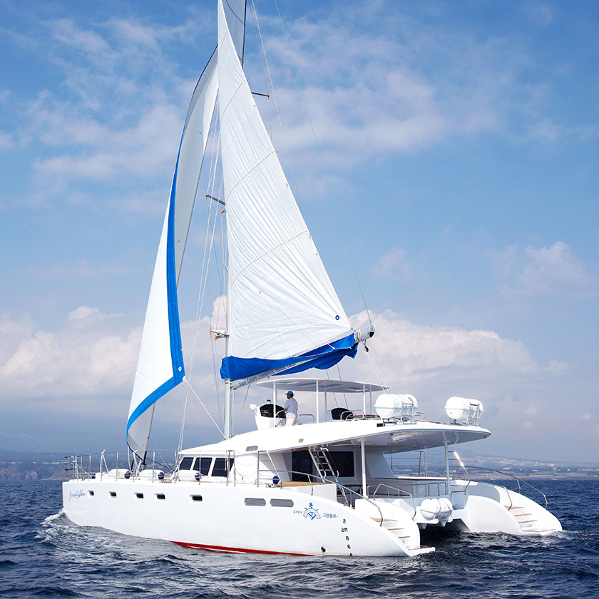Yacht Sailing